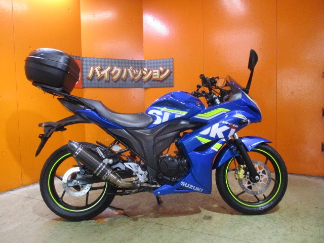 横から見てもこの通り状態グッド！スポーツタイプのＳＦに乗るならまずは変えたい社外マフラーまで装備！